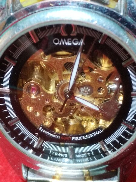 Ceas tip Omega Skeleton