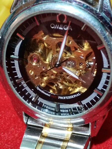 Ceas tip Omega Skeleton